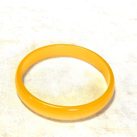 Mid Century Golden Amber Acrylic Bangle Bracelet Vintage Retro Stackable - Picture 3 of 4